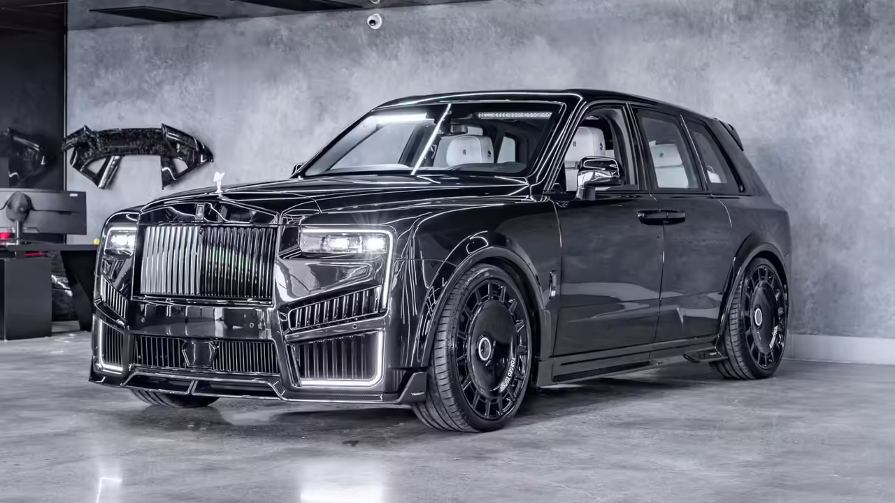 Ателье Mansory защитило Rolls-Royce Cullinan от обстрела из «Калашникова»