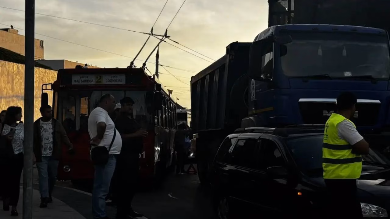 Во Владимире ДТП у «Золотых ворот» перекрыло движение