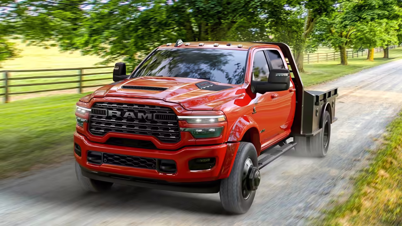 Ram Chassis Cab 2027 получил пакет Night Edition