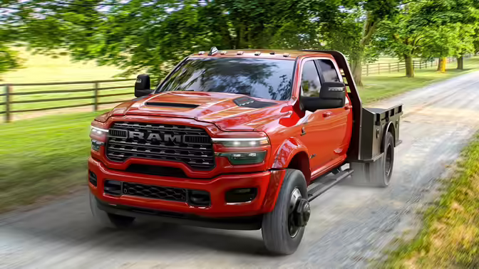 Ram Chassis Cab 2027 получил пакет Night Edition