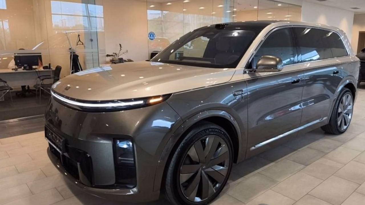 Кроссовер Li Auto L9 Livis начали поставлять российским дилерам