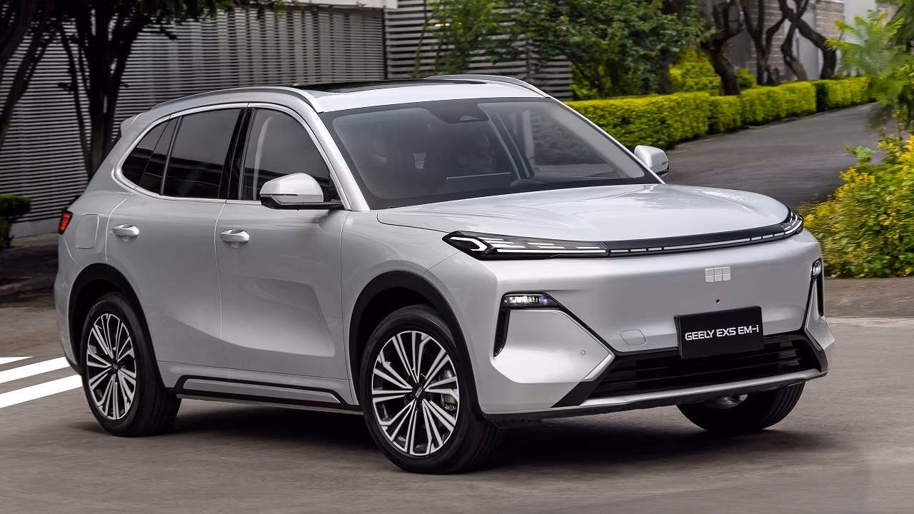 Кроссовер Geely EX5 EM-i вошел в топ-10 российского рынка SUV