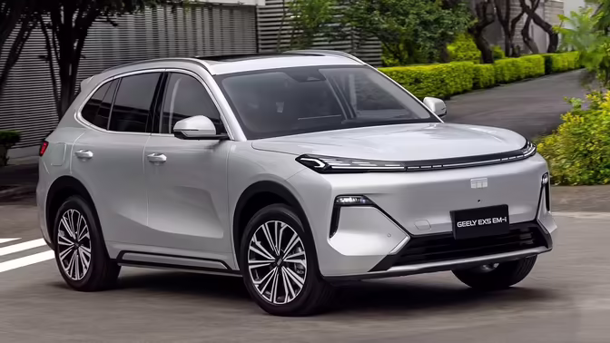Кроссовер Geely EX5 EM-i вошел в топ-10 российского рынка SUV