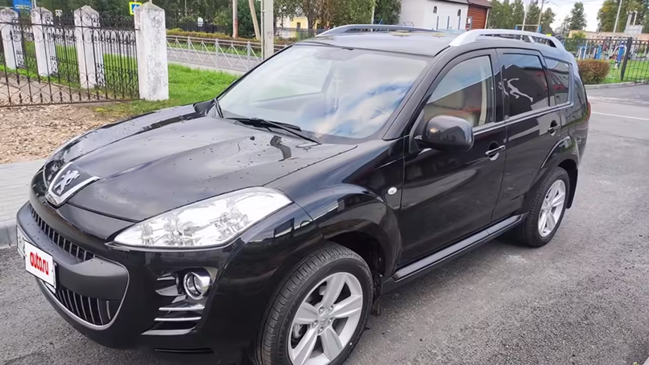На продажу выставили почти новый 14-летний Peugeot 4007: сколько он стоит