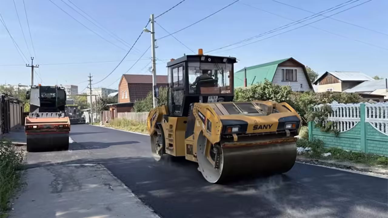 Дороги частного сектора Новосибирска обновили перед осенью