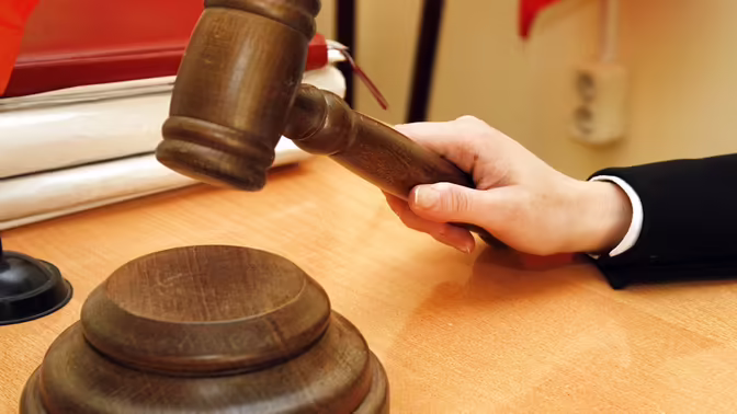 Автовладелицу привлекли к ответственности за использование поддельных прав