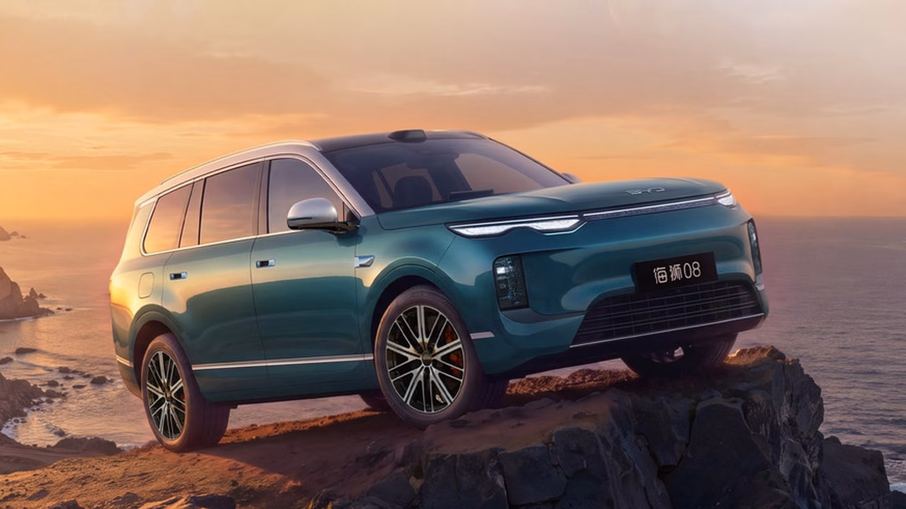 Флагманский кроссовер BYD Sealion 08: богатое оснащение и несколько вариантов начинки