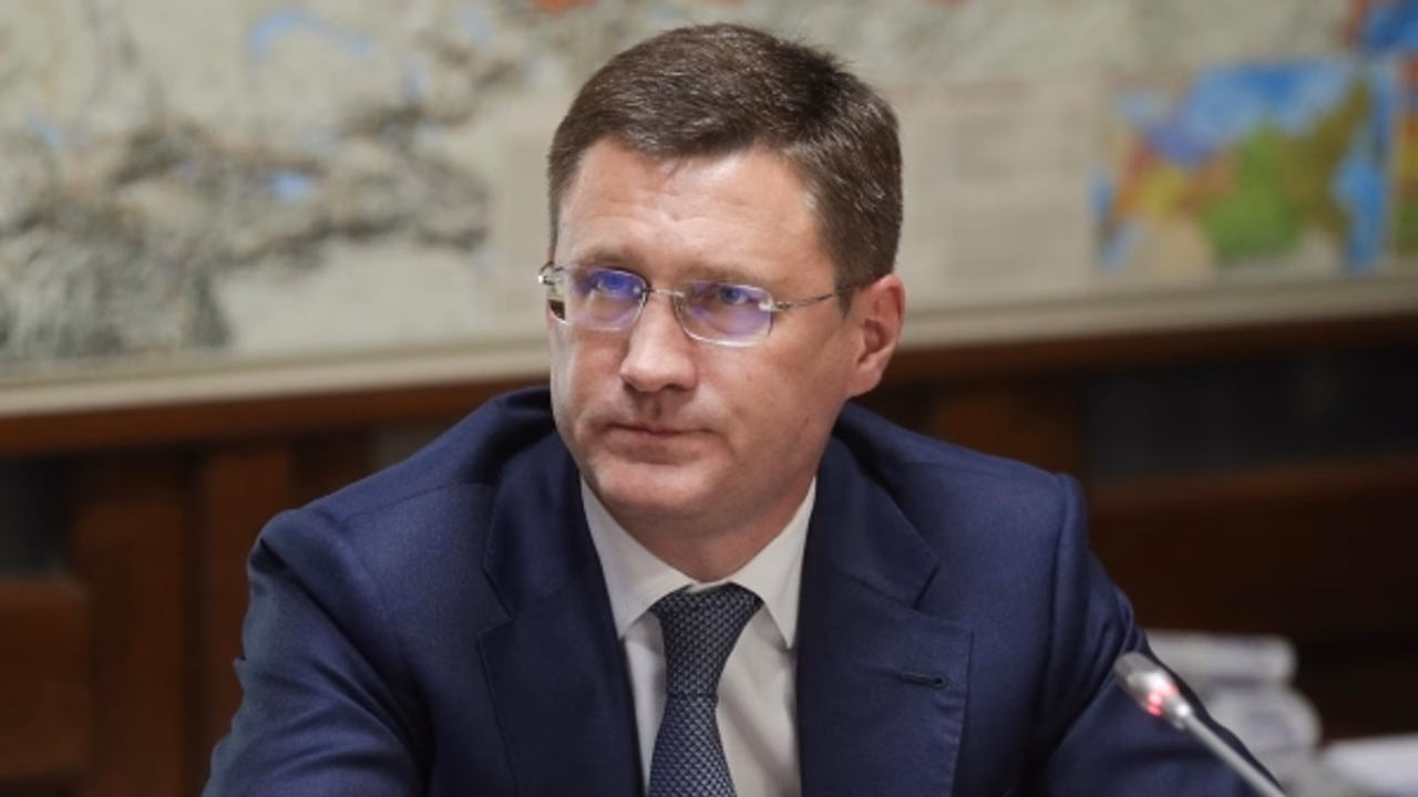 Новак: Россия продолжает импорт бензина и дизтоплива