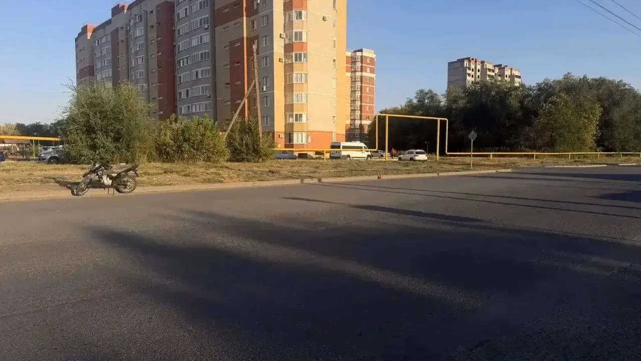 В Оренбурге подросток попал в больницу после падения с питбайка