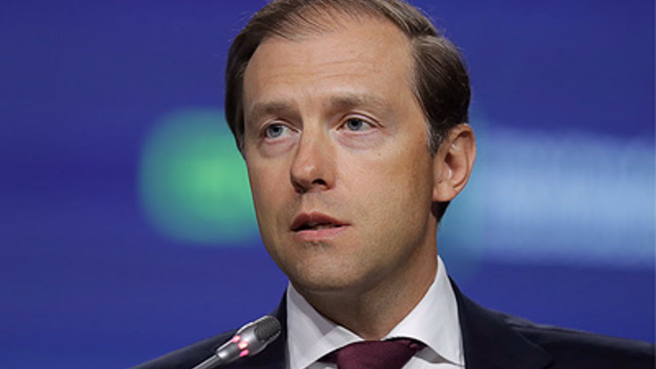 Мантуров допустил рост выпуска электрокаров и гибридов в 1,5-2 раза