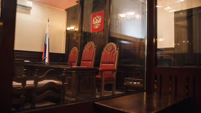 Из-за порыва ветра грузовик превысил габариты на 12 см: спор о штрафе