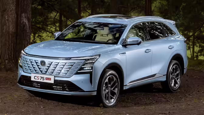 Кроссовер Changan CS75Plus получил прописку на "Автоторе" и подешевел