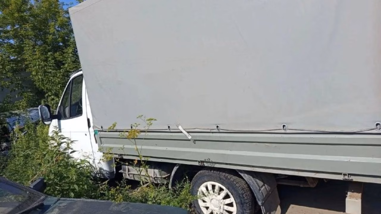 Омские приставы изъяли машину для отправки в зону СВО