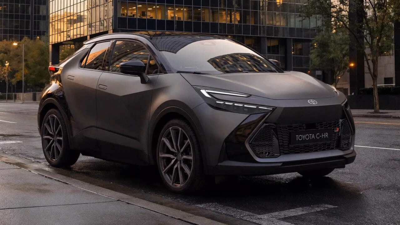 Спецверсия Toyota C‑HR GR Sport: новый цвет, диски и головной дисплей