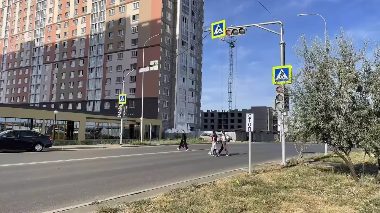 В Оренбурге на улице Неплюева заработал новый светофор