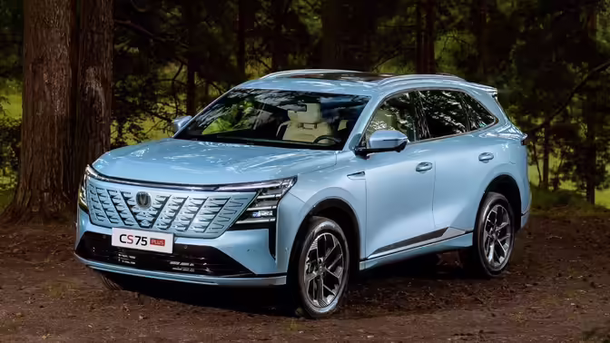 В России Changan снизил цену на популярный кроссовер