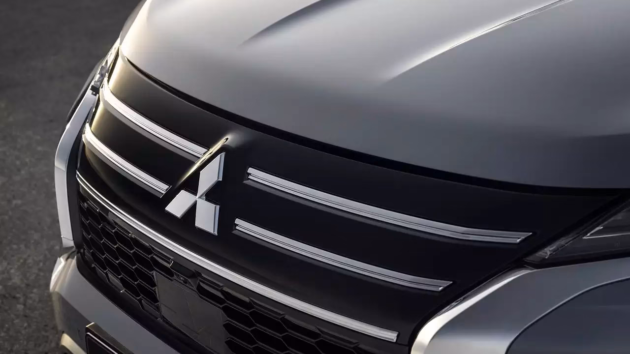Mitsubishi отзывает 67 тысяч Outlander из-за сбоя камер заднего вида