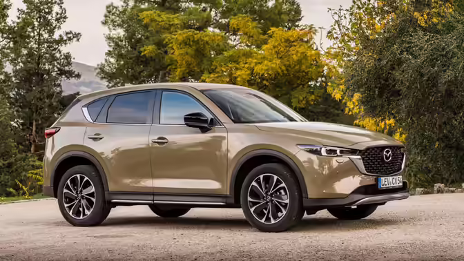Авторынок РФ в августе снизился, Mazda и Toyota выросли, CX-5 вошел в ТОП-10