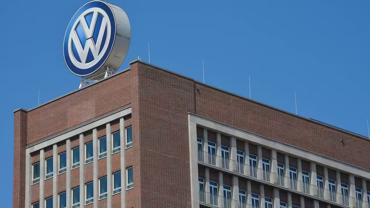 Volkswagen одобрил закрытие заводов и сокращение 50 тысяч рабочих мест