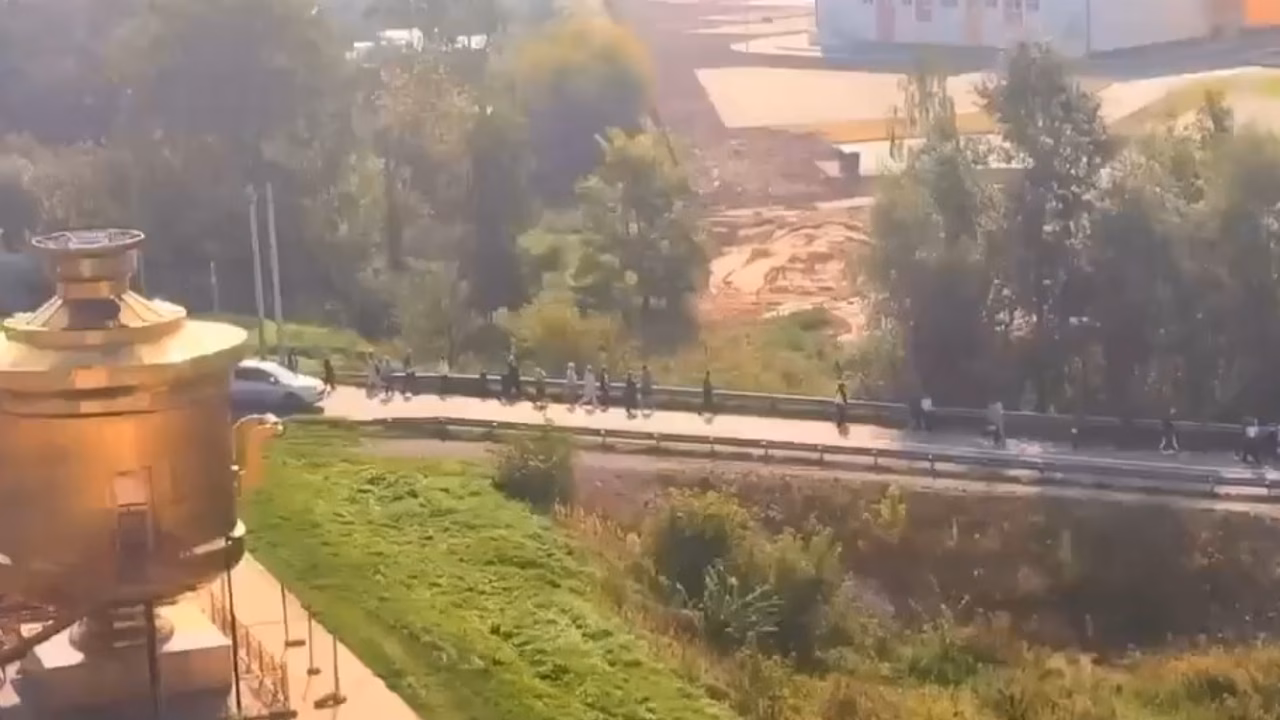 Новую безопасную дорогу обустроят для учащихся школы №2 на Бору
