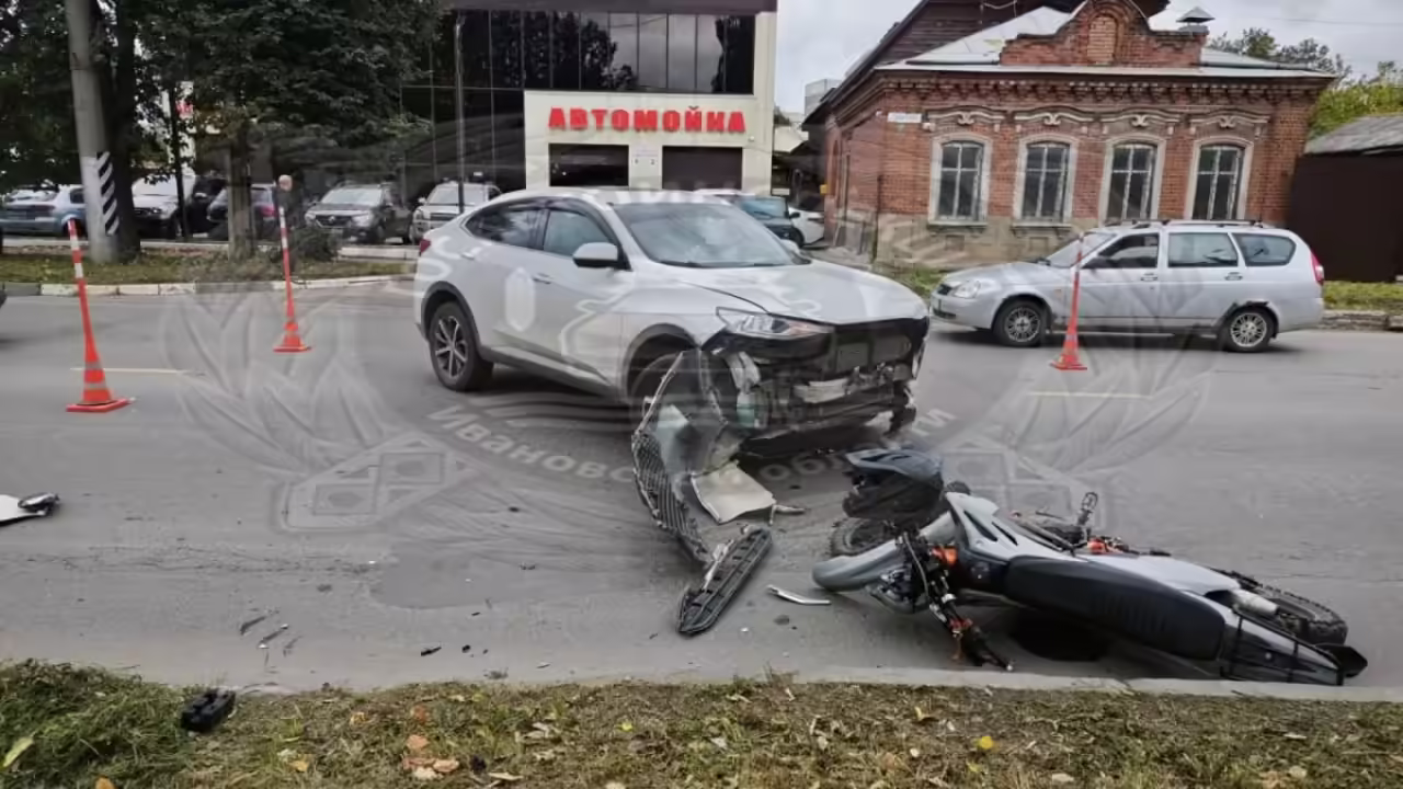 ДТП на улице Смирнова в Иванове отправило водителя питбайка в больницу