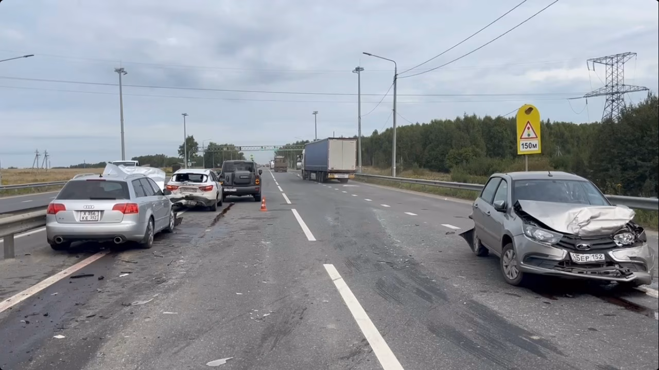 Четыре автомобиля столкнулись в Дальнеконстантиновском округе
