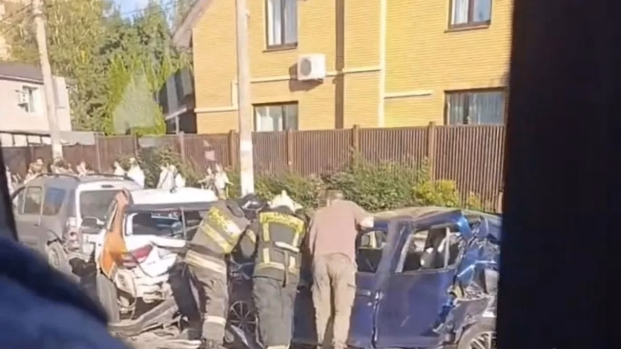 Несколько автомобилей попали в ДТП на улице Дмитрия Ульянова