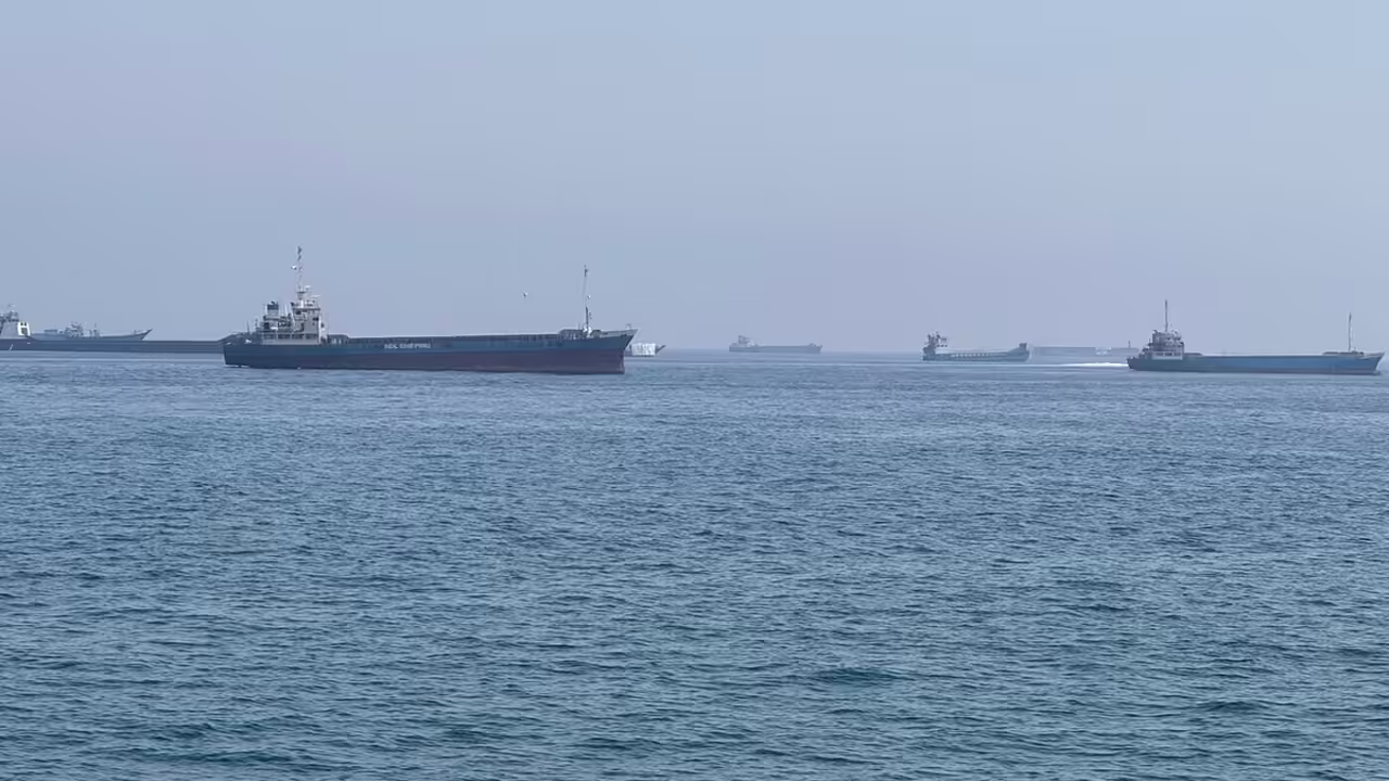 Сечин назвал причины преодоления Китаем Ормузского кризиса