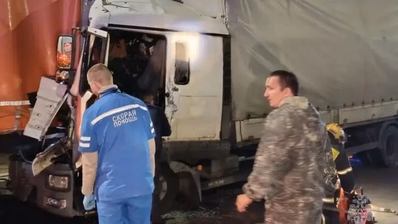 На трассе М-7 во Владимирской области ночью столкнулись автомобили