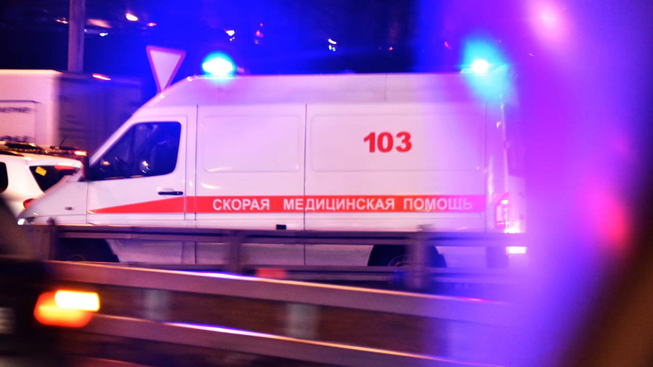 Российская пенсионерка оказалась под колесами иномарки прямо у подъезда