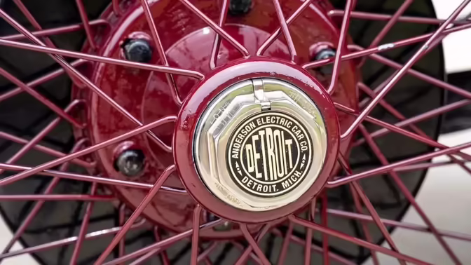 На аукцион выставили электромобиль Detroit Electric 1918 года
