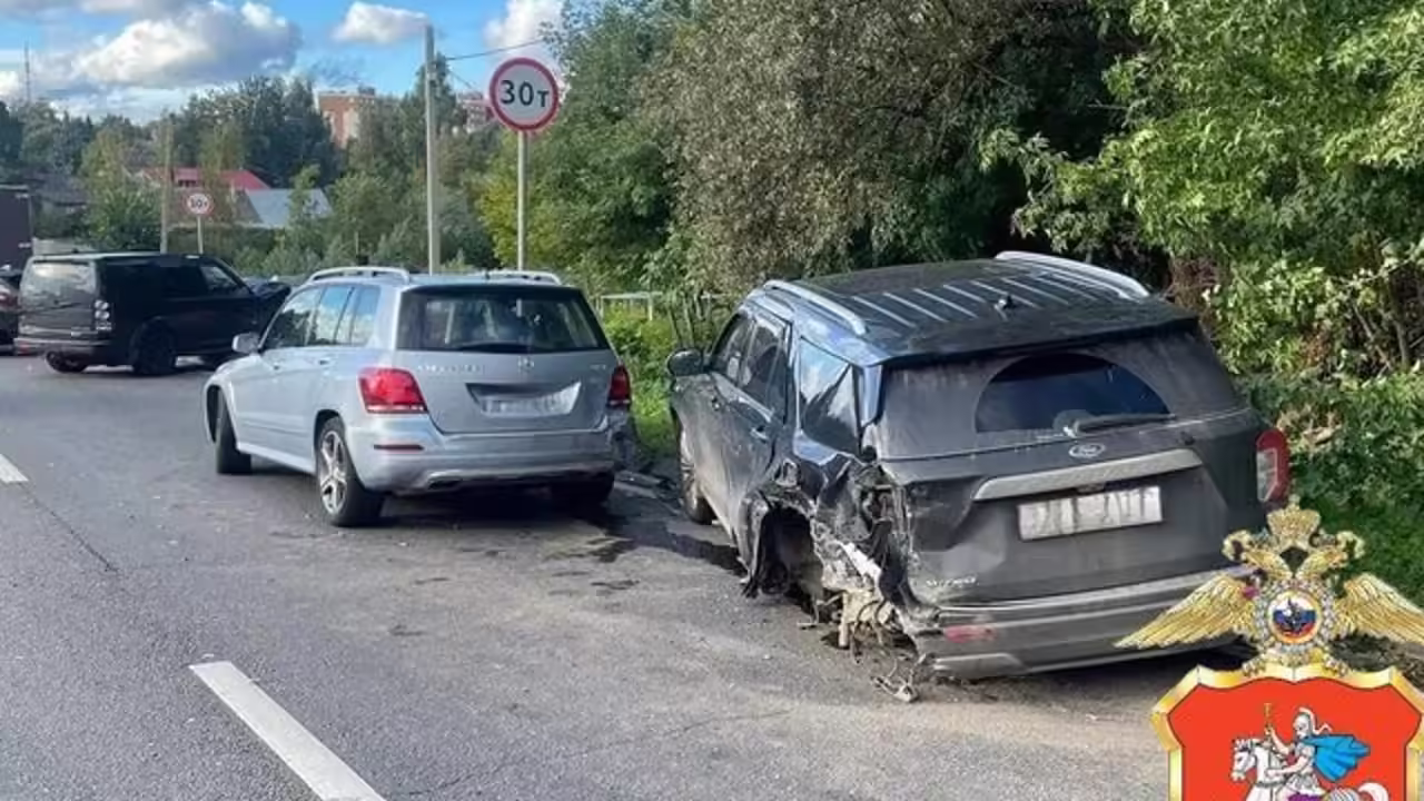 Пять автомобилей столкнулись в подмосковном Красногорске