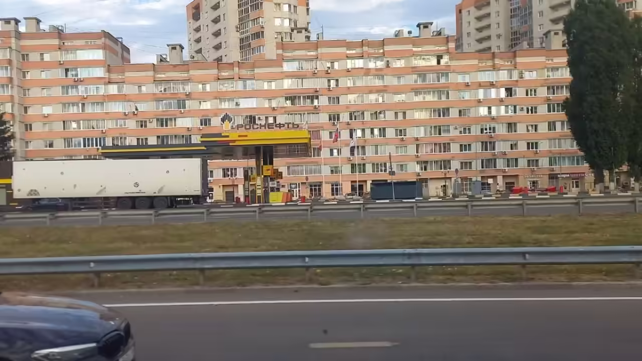 В Воронеже 5 сентября сохраняется дефицит бензина на заправках
