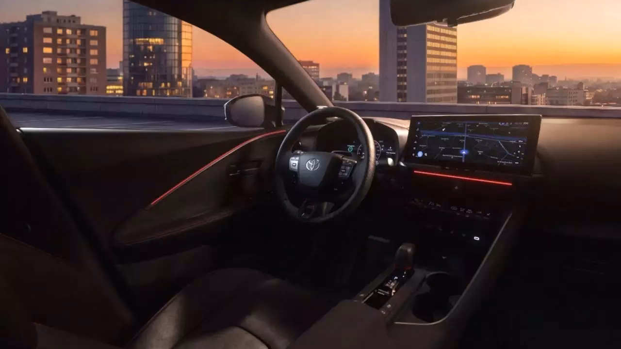 Toyota C-HR получила спецверсию GR Sport к десятилетию модели