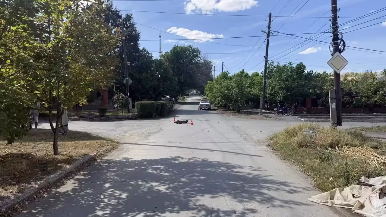 В Орске подросток на электросамокате попал под машину