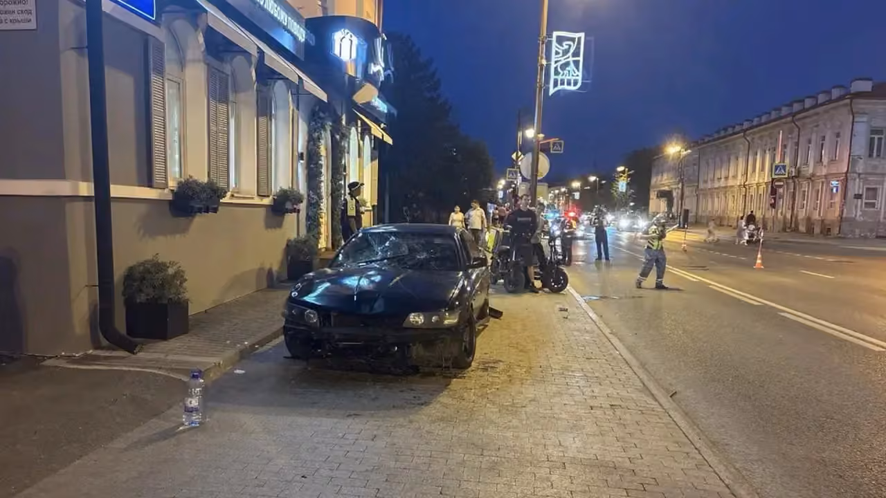 В Тюмени Nissan сбил шесть пешеходов