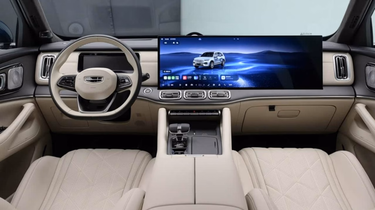 Geely рассекретила интерьер нового кроссовера Monjaro Plus