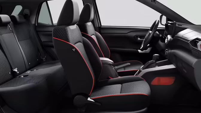 В Россию привезли новый надежный кроссовер Toyota дешевле 2 млн рублей
