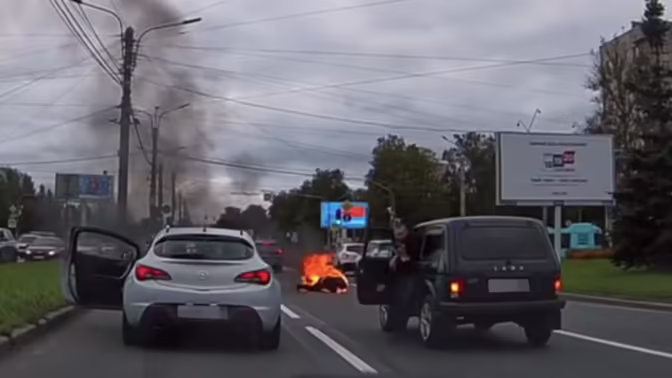 Мотоциклист пострадал в ДТП с двумя автомобилями в Петербурге