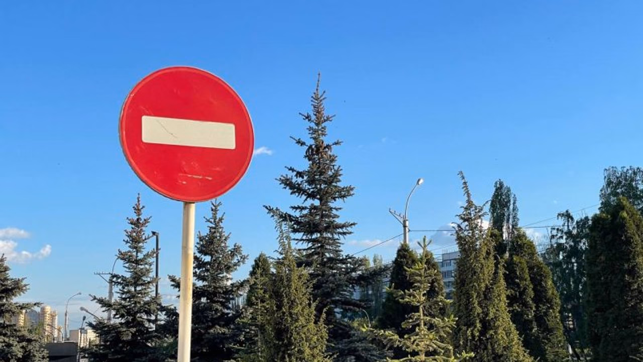 В Глазуновском районе закрыли переезд до 11 сентября
