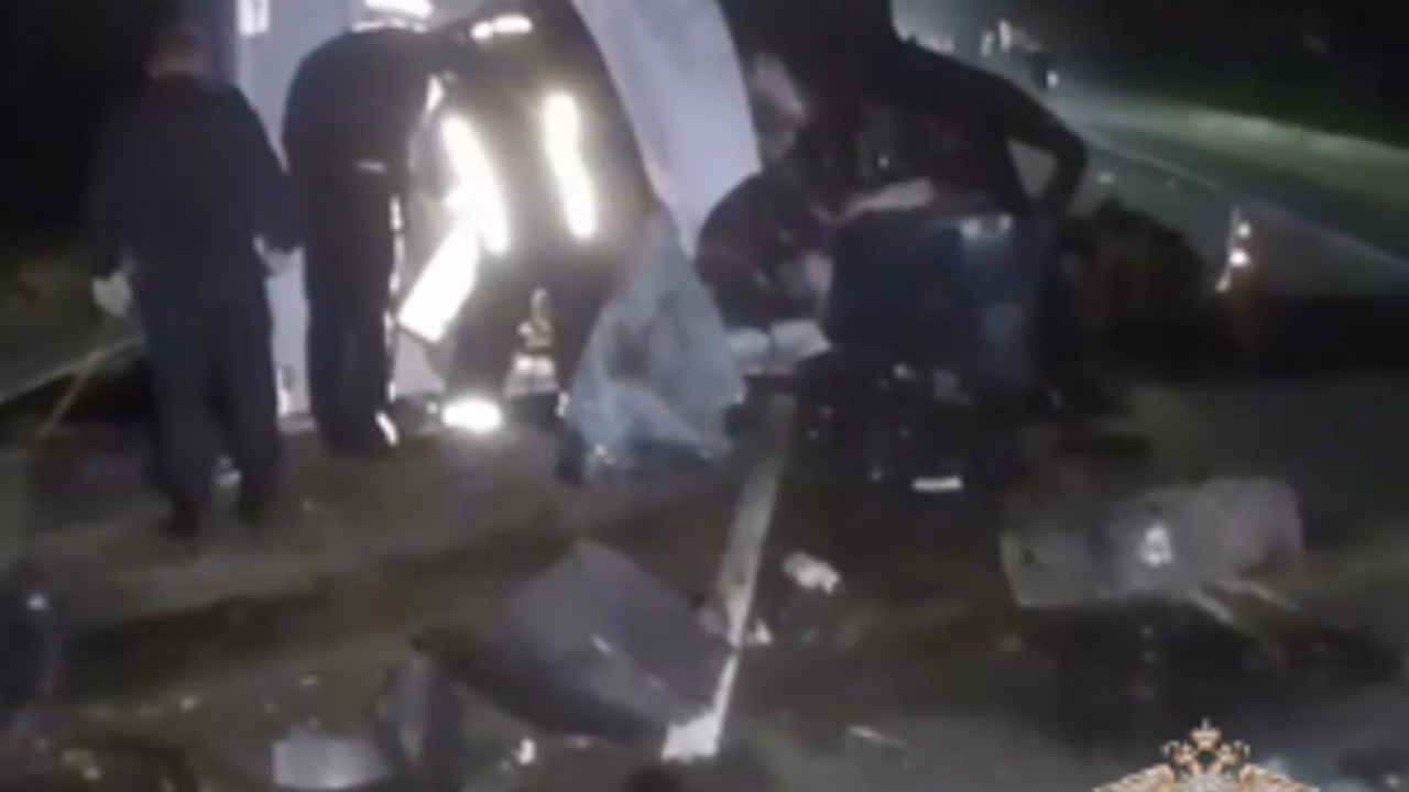 В Ленинградской области сотрудники Госавтоинспекции помогли пострадавшему в ДТП