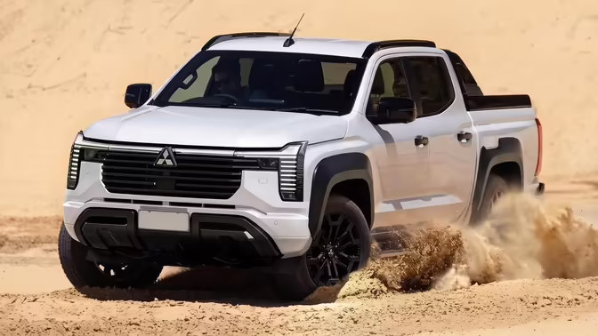 Mitsubishi L200 обновят «под Pajero»: пикап получит дизайн и технологии флагмана