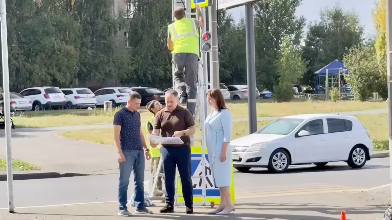 Автодвижение на пересечении ул. Салмышской и пр. Северного будут регулировать новые светофоры
