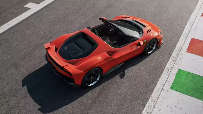 Ferrari запатентовала суперкар с двумя рулями