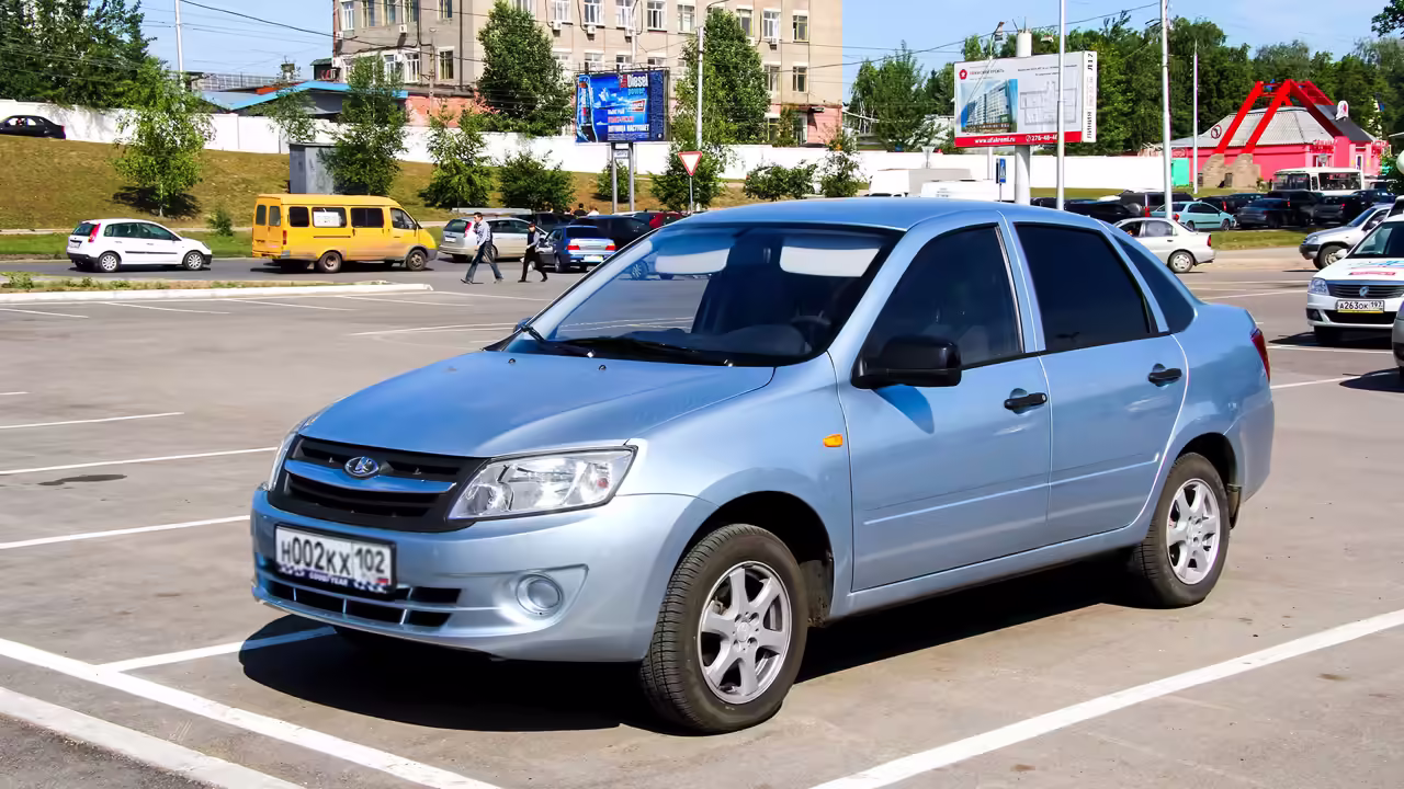 Названы самые продаваемые автомобили с пробегом в России в августе
