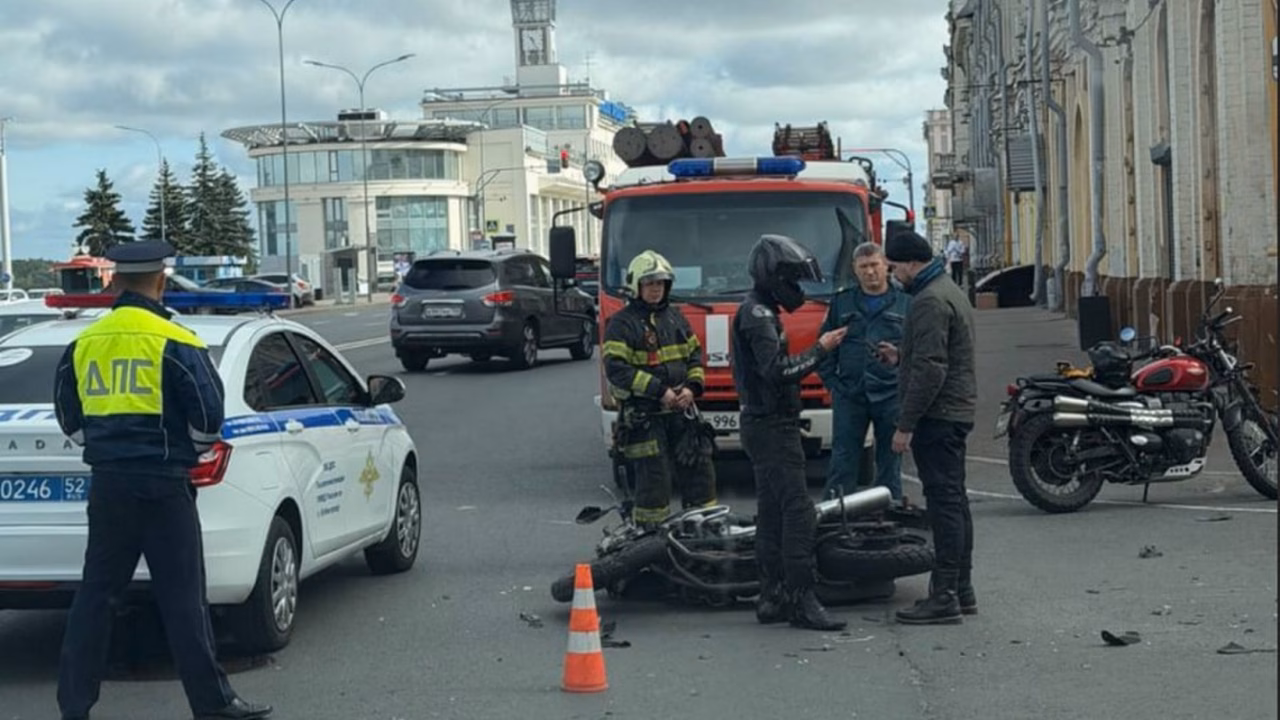 Мотоциклист пострадал в ДТП у речного вокзала в Нижнем Новгороде