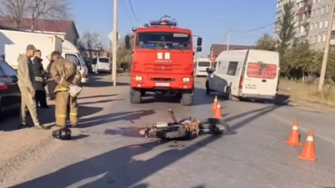 В Омске пассажирский автобус №89 сбил несовершеннолетнего мотоциклиста