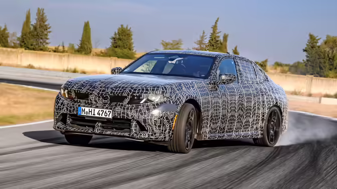 Новая BMW 3 серии получит бензиновую версию, дрифт-режим и стиль i3