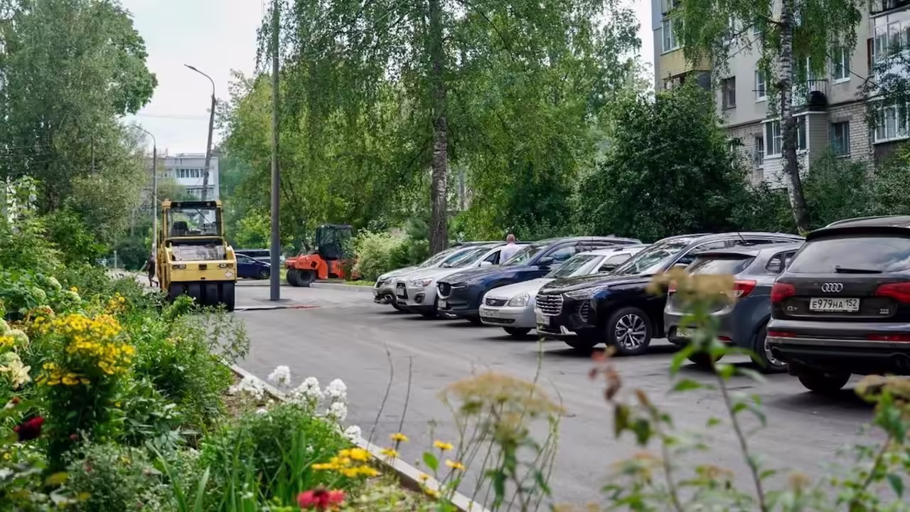 Без мнения жителей: во дворах хотят устанавливать зарядки для электромобилей
