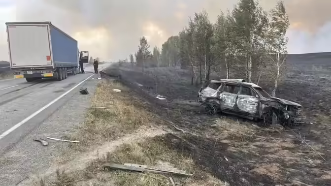 В Челябинской области иномарка врезалась в фуру из-за дыма на трассе